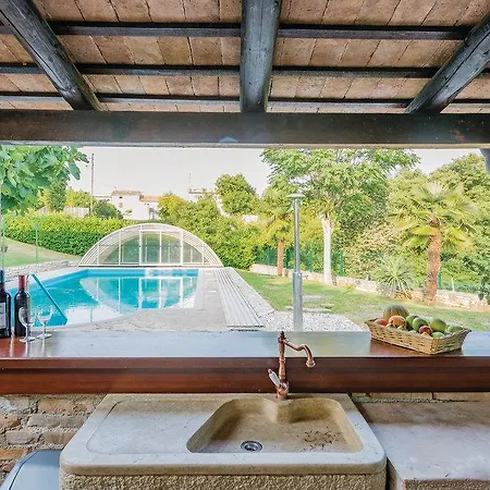 Vidulinka Guest house *